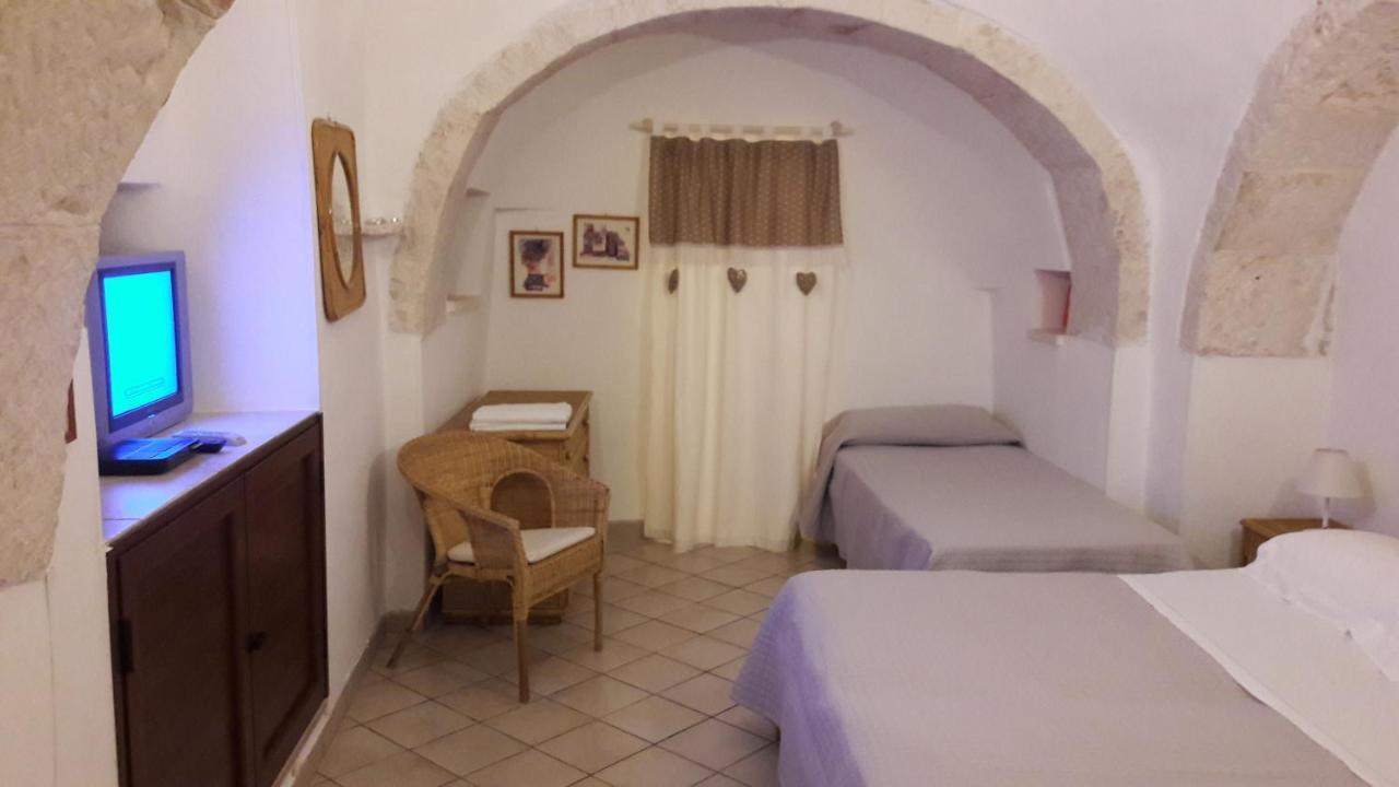 Trullo Il Corbezzolo Villa มาร์ตินาฟรังกา ภายนอก รูปภาพ